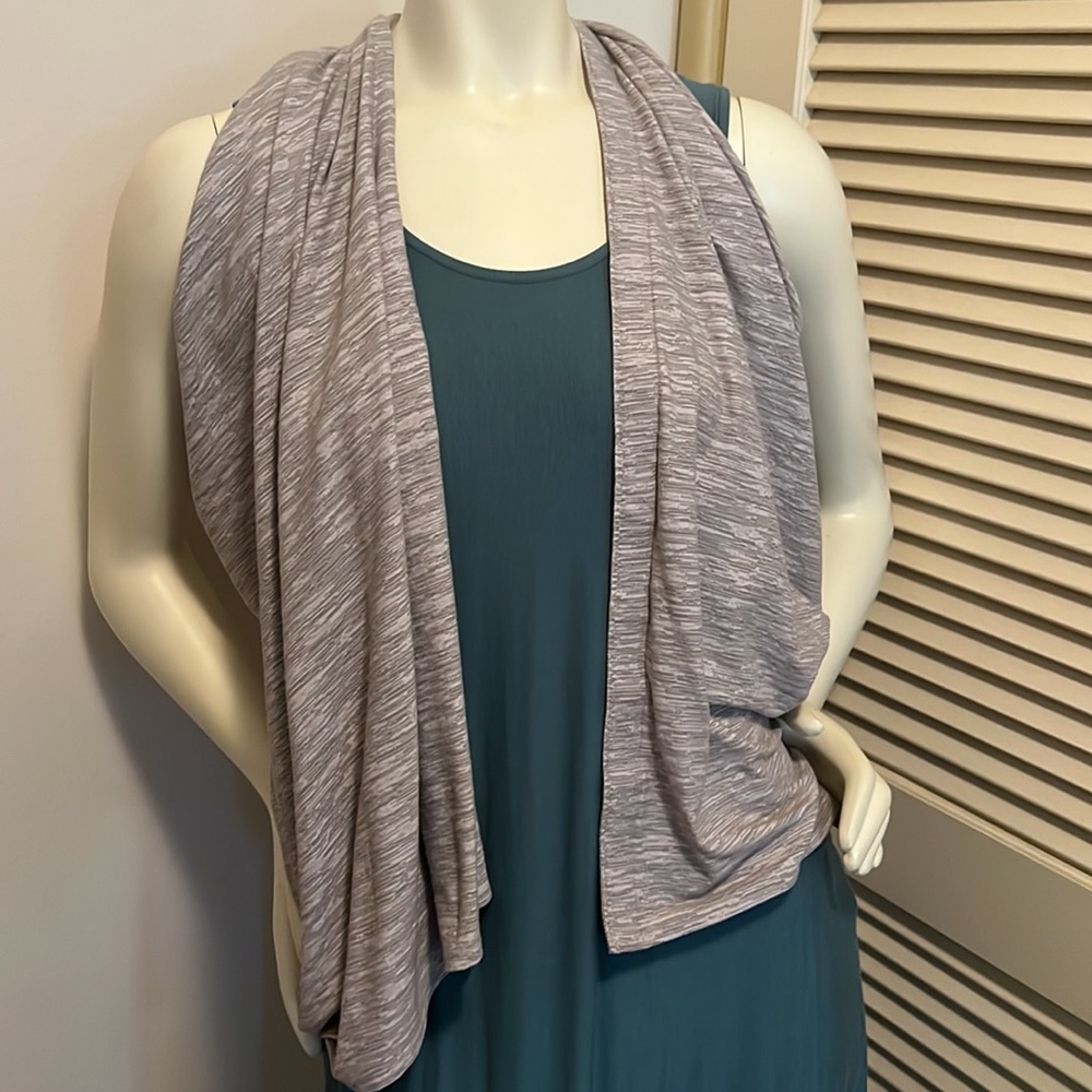 Lululemon’s Vinyasa Scarf